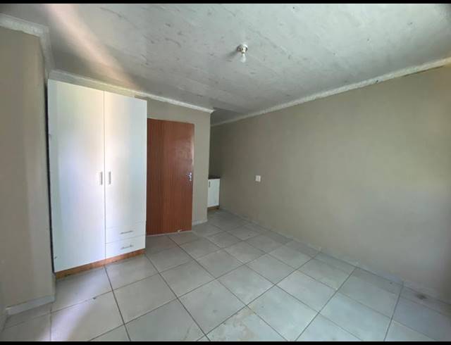 2 BEDROOM HOUSE FOR SALE IN MZINGAZI